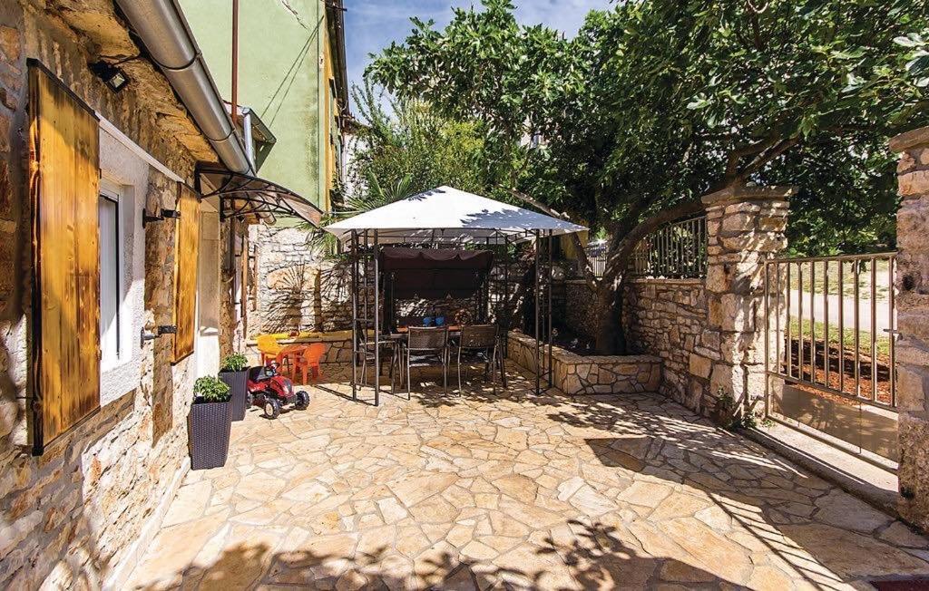 Apartament Holiday House Carpe Diem Pula Zewnętrze zdjęcie