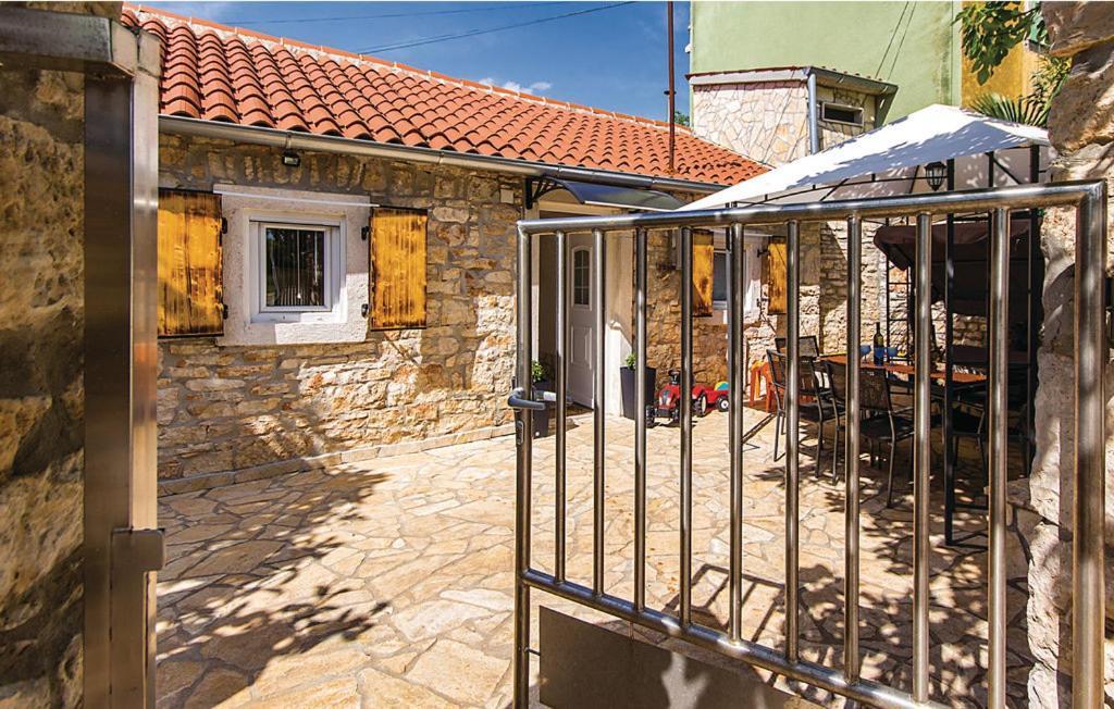 Apartament Holiday House Carpe Diem Pula Zewnętrze zdjęcie